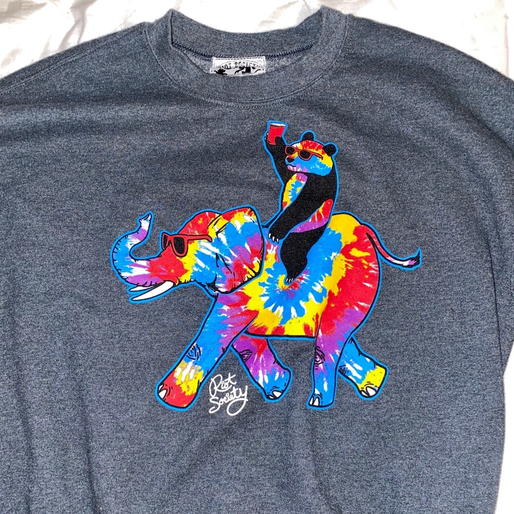 crew neck